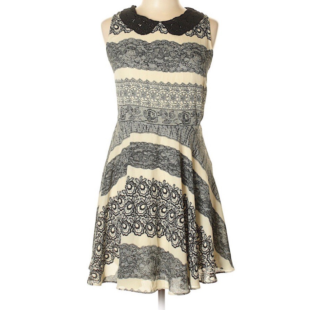 Peter Pan Collar Dress, size S